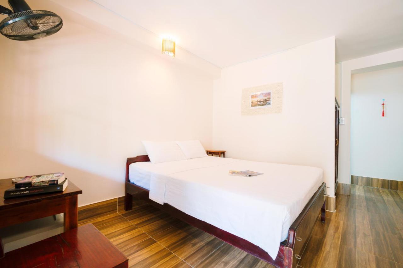 Lien Hiep Thanh Homestay & Beach Bar Дуонг-Донг Экстерьер фото