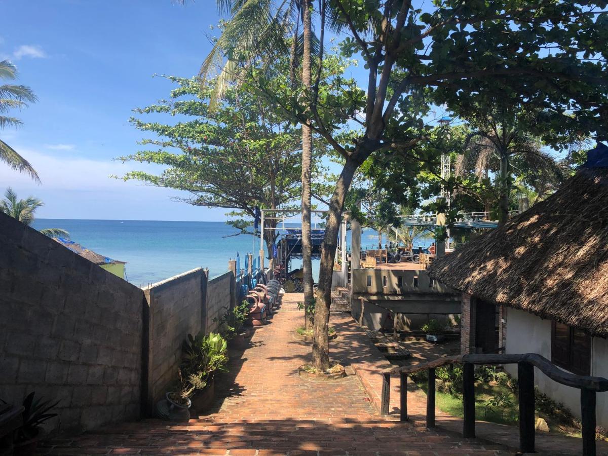 Lien Hiep Thanh Homestay & Beach Bar Дуонг-Донг Экстерьер фото